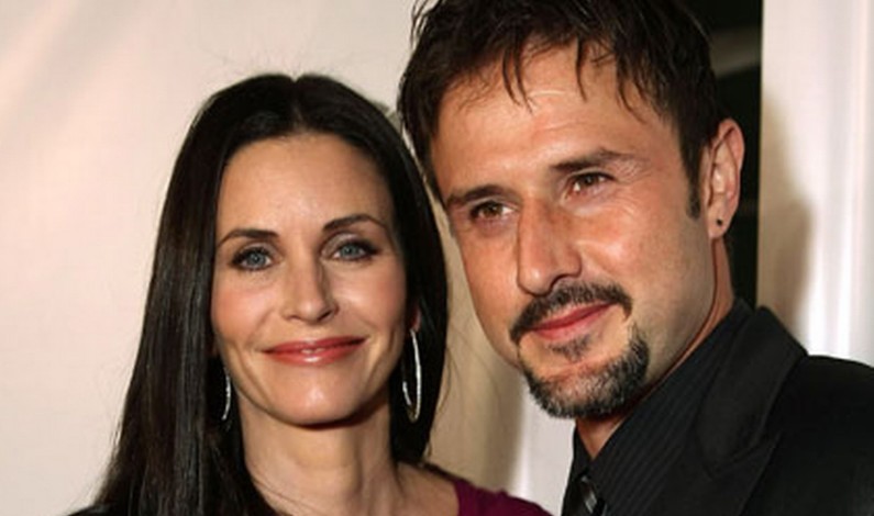 David Arquette Follows Courteney Coxs Engagement With His Own