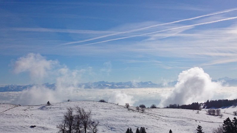 Avalanche in French Alps Kills Two Injures Five